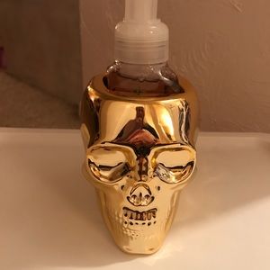 BBW 2021 HALLOWEEN GOLD SKULL SOAP HOLDER  NEW